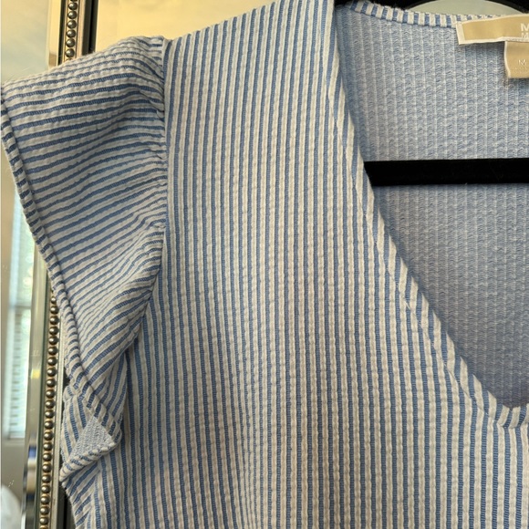 Michael Kors blouse, great condition. Size M. - Picture 2 of 3